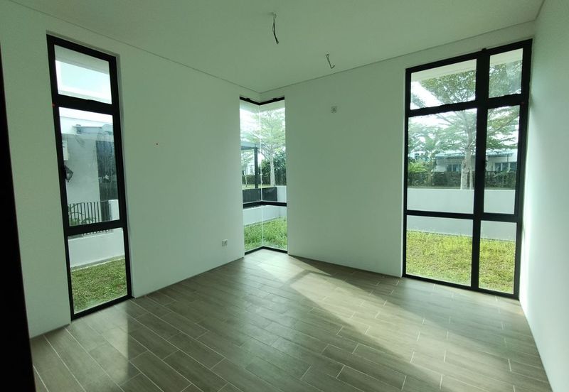 Perdana Lakeview East