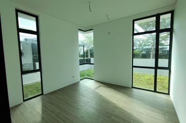 Perdana Lakeview East