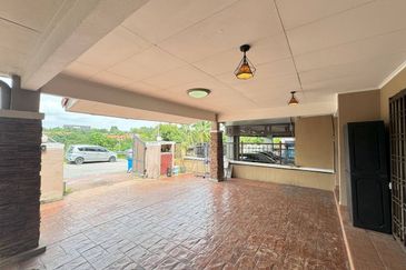 [FACING OPEN] Double Storey Superlink Bukit Jelutong Jalan Birai Shah Alam