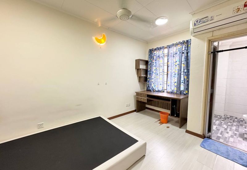 [FACING OPEN] Double Storey Superlink Bukit Jelutong Jalan Birai Shah Alam