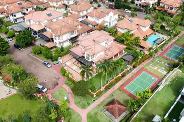 [CORNER LOT] Double Storey Bungalow Bidai Residence Bukit Jelutong Shah Alam