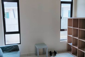 [PARTIALLY FURNISHED] Double Storey Bungalow Jalan Karyawan Bestari Bandar Puncak Alam