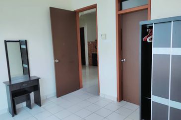 [PARTIALLY FURNISHED] Double Storey Bungalow Jalan Karyawan Bestari Bandar Puncak Alam