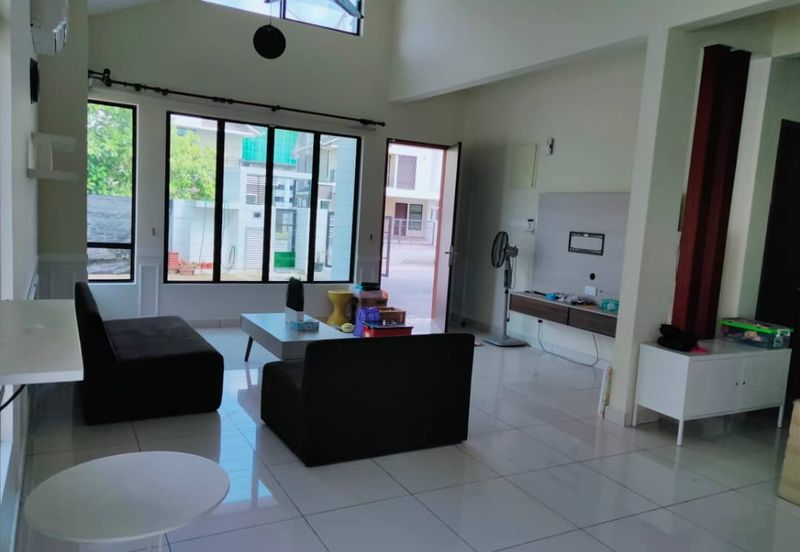 [PARTIALLY FURNISHED] Double Storey Bungalow Jalan Karyawan Bestari Bandar Puncak Alam