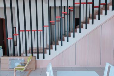 [PARTIALLY FURNISHED] Double Storey Bungalow Jalan Karyawan Bestari Bandar Puncak Alam