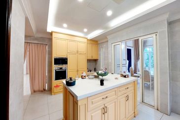 [FULLY FURNISHED] Double Storey Bungalow Corner Lot Bukit Jelutong