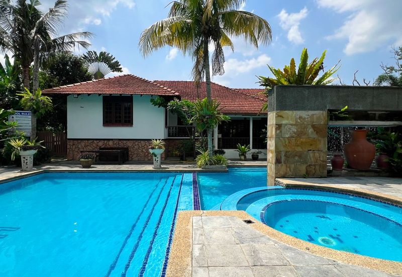 Sungai Buloh Country Resort