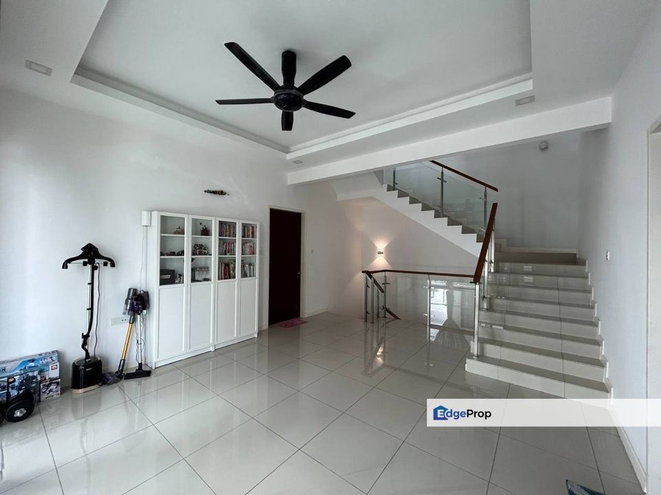 [END LOT] 3 Storey Superlink Dumalis Bandar 16 Sierra Puchong, Selangor, Puchong South