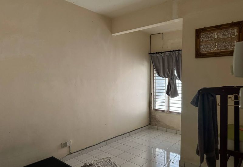 Jalan Makyong, Bandar Bukit Raja