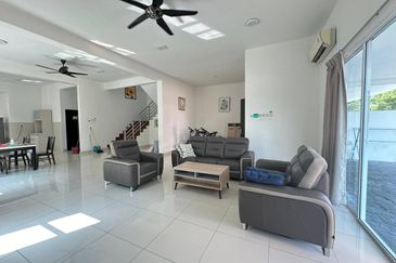 MYDiva, Perdana Lakeview East