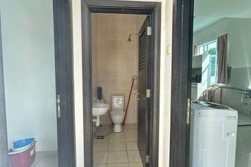 MYDiva, Perdana Lakeview East