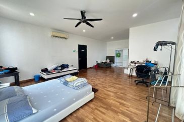 MYDiva, Perdana Lakeview East