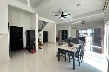 MYDiva, Perdana Lakeview East