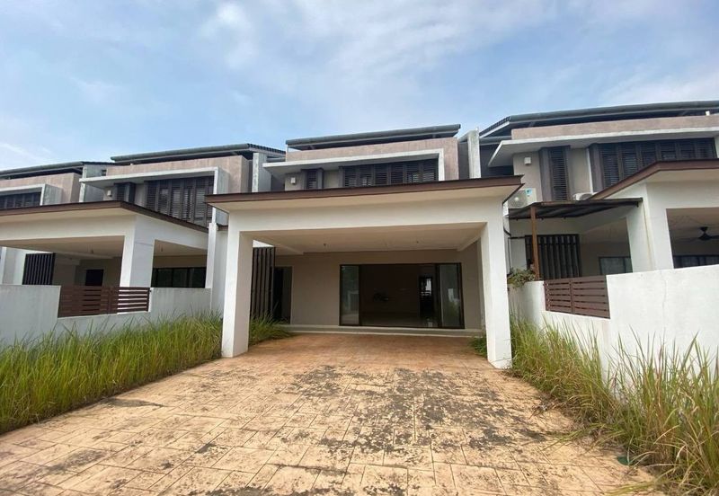 Viana at Elmina Gardens