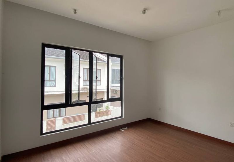 Viana at Elmina Gardens