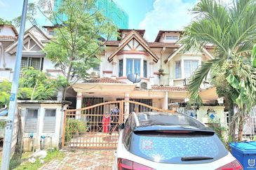 [MURAH] Double Storey Terrace House Type Melati Bukit Subang