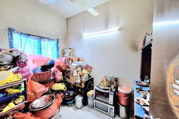 [MURAH] Double Storey Terrace House Type Melati Bukit Subang
