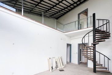 [FACING OPEN] 3.5 Storey Bungalow Country Heights Damansara KL