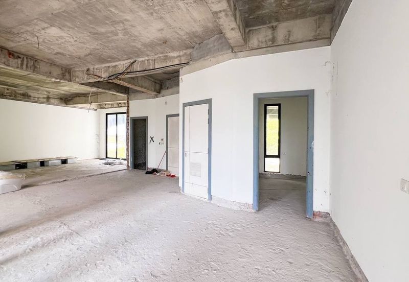 [FACING OPEN] 3.5 Storey Bungalow Country Heights Damansara KL