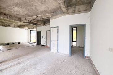 [FACING OPEN] 3.5 Storey Bungalow Country Heights Damansara KL