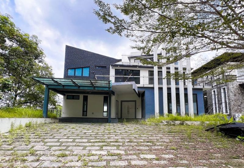 [FACING OPEN] 3.5 Storey Bungalow Country Heights Damansara KL