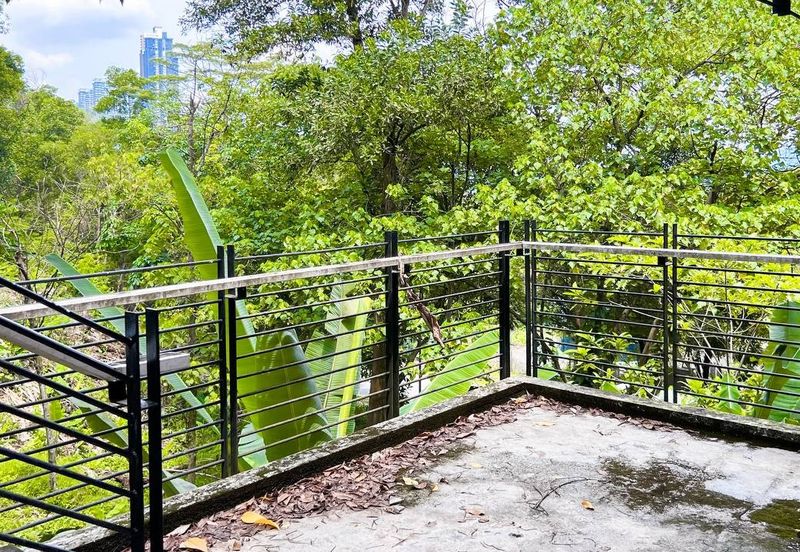 [FACING OPEN] 3.5 Storey Bungalow Country Heights Damansara KL