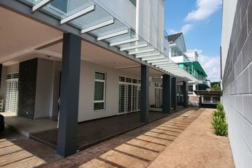 [MODERN DESIGN] 3 Storey Bungalow Usj Height Subang Jaya