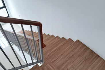 Iris Encorp Cahaya Alam