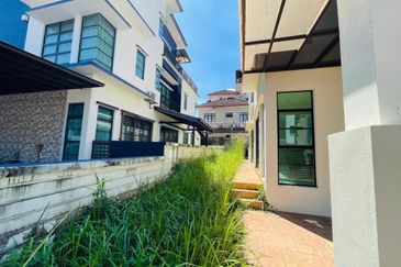 Jelutong Heights