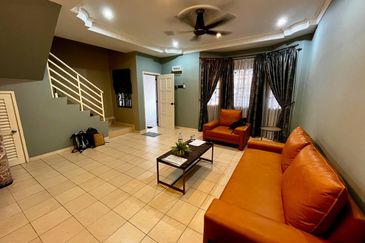 Taman Tepi Sungai ( Taman Teluk Pulai Indah )