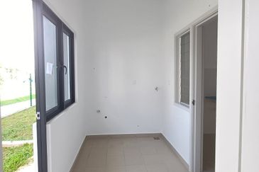 Iris Encorp Cahaya Alam