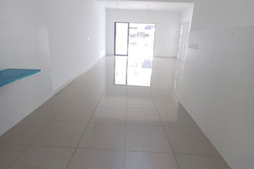 Iris Encorp Cahaya Alam