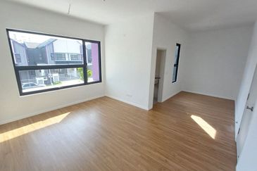 Iris Encorp Cahaya Alam