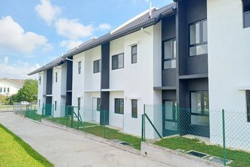 Iris Encorp Cahaya Alam