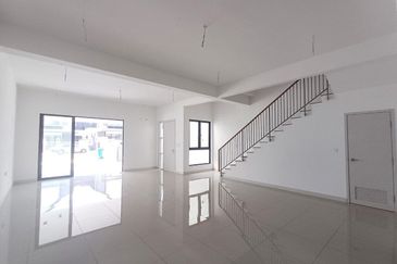 Iris Encorp Cahaya Alam