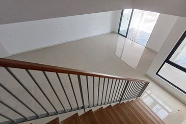 Iris Encorp Cahaya Alam