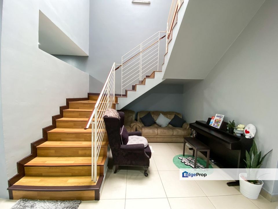 [RENOVATED] End Lot Double Storey Superlink at Laman Glenmarie, Selangor, Glenmarie