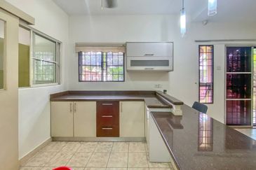 Corner Lot Double Storey Terrace Bukit Jelutong Shah Alam For Sale