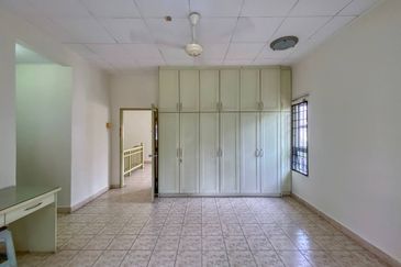 Corner Lot Double Storey Terrace Bukit Jelutong Shah Alam For Sale