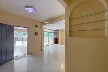 Corner Lot Double Storey Terrace Bukit Jelutong Shah Alam For Sale