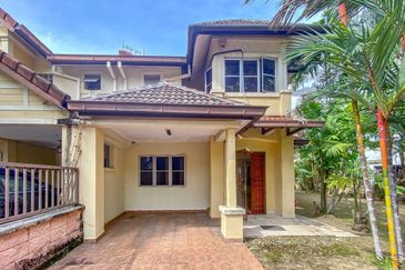 Corner Lot Double Storey Terrace Bukit Jelutong Shah Alam For Sale