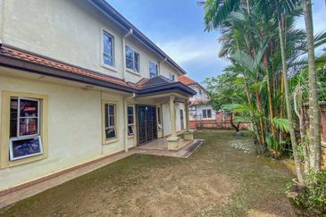 Corner Lot Double Storey Terrace Bukit Jelutong Shah Alam For Sale