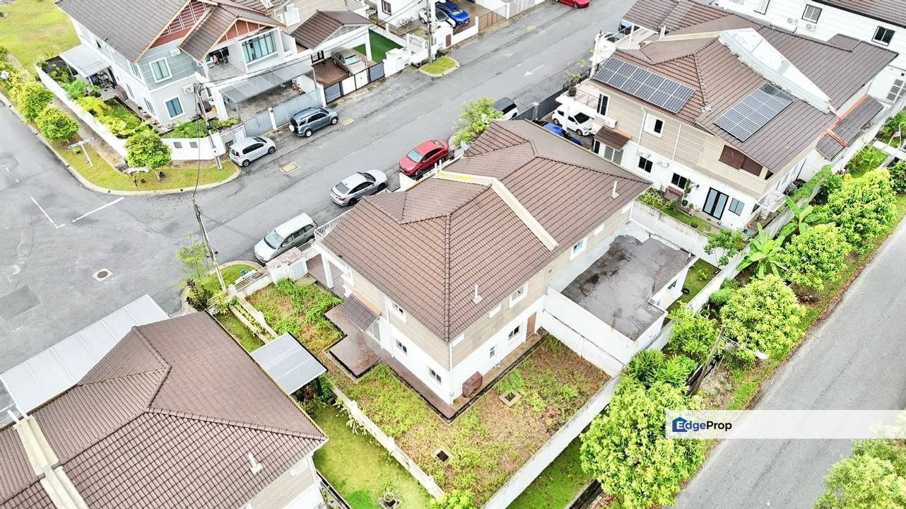 [BARE UNIT] Semi-D Double Storey Taman Desiran Bayu Puchong, Selangor, Puchong