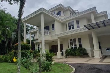 KGSAAS Golf Club, Seksyen 13