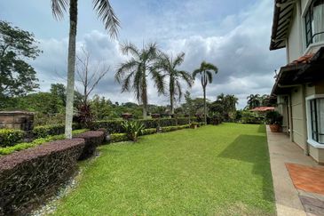 Cornerlot Bungalow at Bidai Residence Bukit Jelutong Shah Alam For Sale