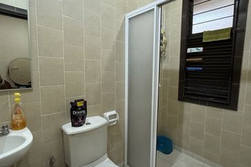 Renovated Double Storey Superlink Tropika Bukit Jelutong Shah Alam For Sale