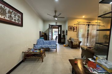 Renovated Double Storey Superlink Tropika Bukit Jelutong Shah Alam For Sale