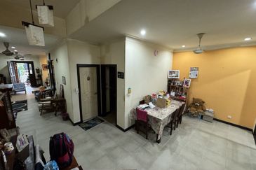 Renovated Double Storey Superlink Tropika Bukit Jelutong Shah Alam For Sale