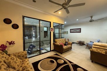 Renovated Double Storey Superlink Tropika Bukit Jelutong Shah Alam For Sale