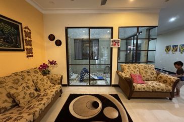 Renovated Double Storey Superlink Tropika Bukit Jelutong Shah Alam For Sale